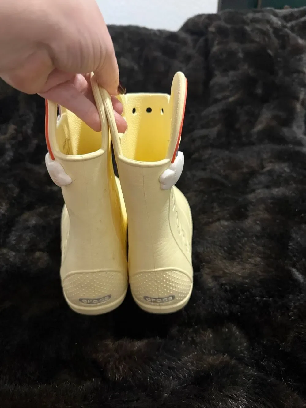 CROCS KIDS HANDLE IT RAINBOW RAIN BOOT 210026-76O BUTTERCREAM 3 J3